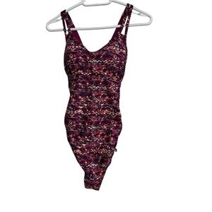 Thyme Maternity One piece Bathing Suit Adjustable straps Underwire Room To Grow